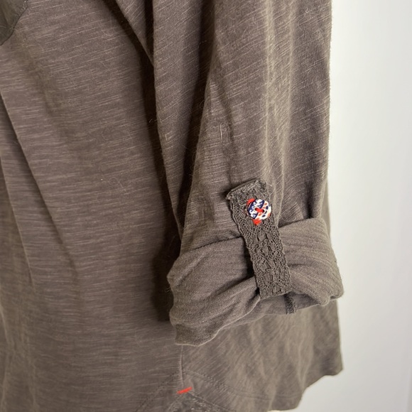 Anthropologie Gray Postmark Roll-tab Long Sleeve Tee Shirt, size large - Picture 7 of 11